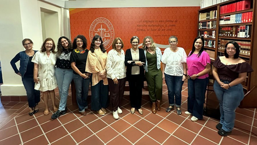 Luis Rafael Sánchez Concluye Taller de Gramática